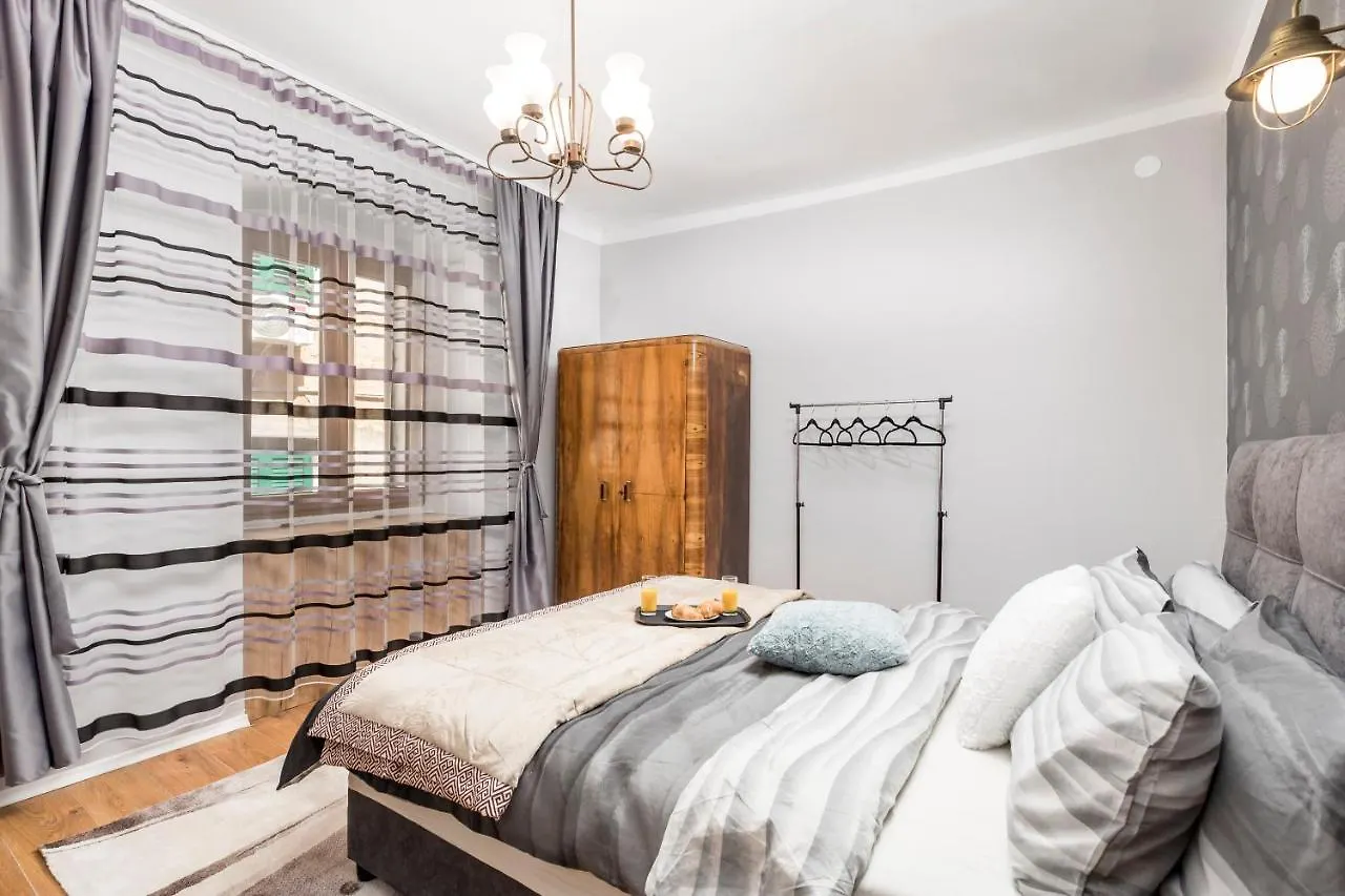 4 Season Apartments Fiume